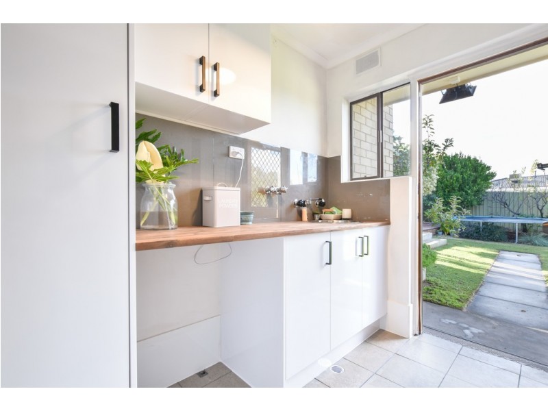 42 Suzanne Avenue, Morphett Vale SA 5162