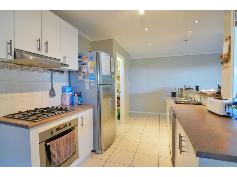 2 Mawson Circuit, Woodcroft SA 5162