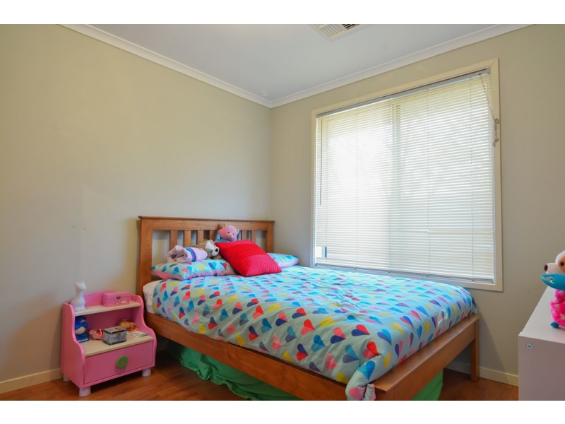 2 Mawson Circuit, Woodcroft SA 5162