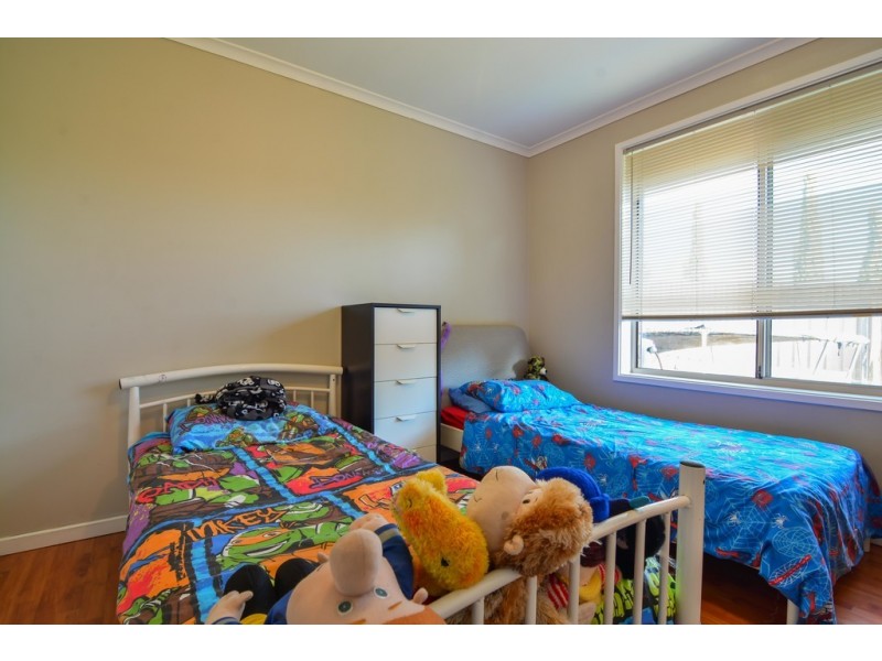 2 Mawson Circuit, Woodcroft SA 5162