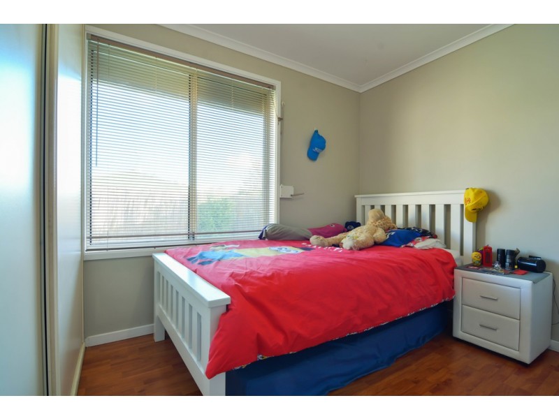 2 Mawson Circuit, Woodcroft SA 5162