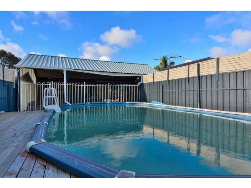 2 Mawson Circuit, Woodcroft SA 5162