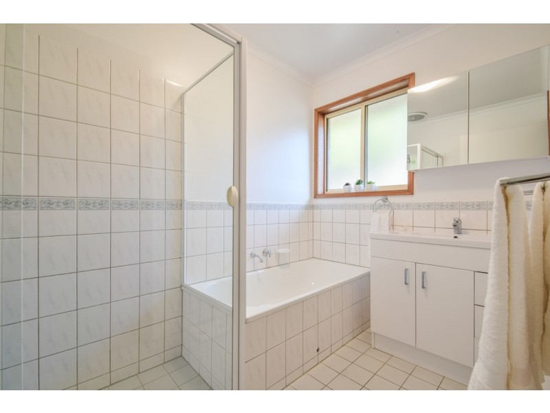 11 Gino Close, Flagstaff Hill SA 5159