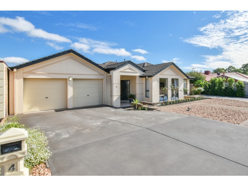 4 Dorrien Avenue, Woodcroft SA 5162