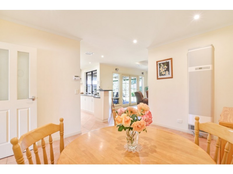 4 Dorrien Avenue, Woodcroft SA 5162