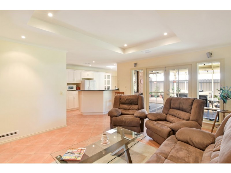 4 Dorrien Avenue, Woodcroft SA 5162