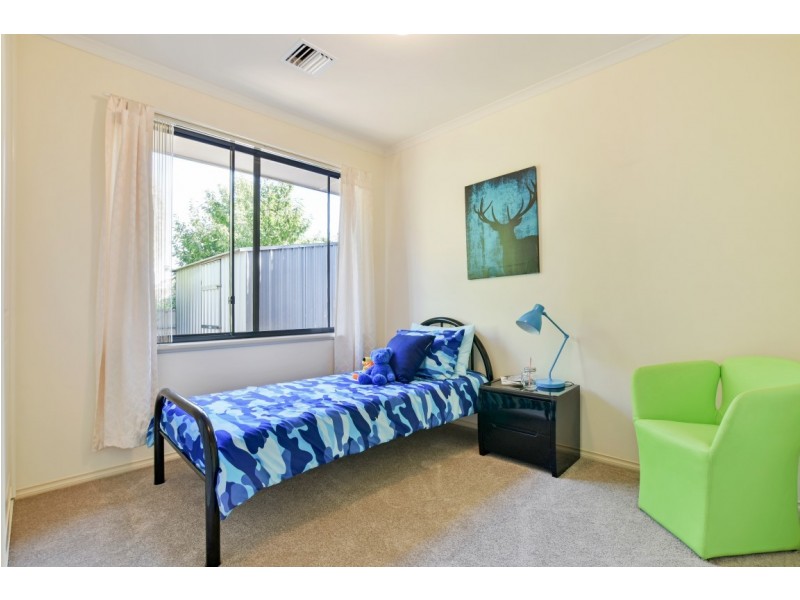 4 Dorrien Avenue, Woodcroft SA 5162