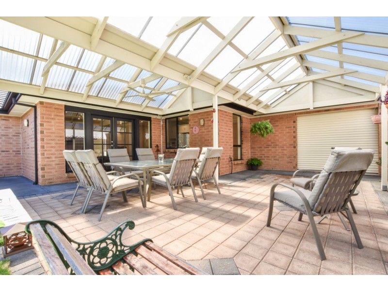 4 Dorrien Avenue, Woodcroft SA 5162