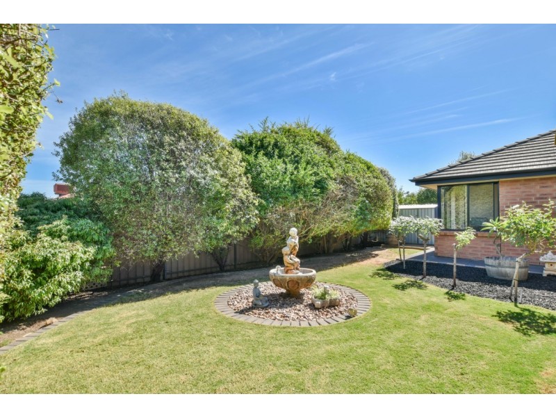 4 Dorrien Avenue, Woodcroft SA 5162