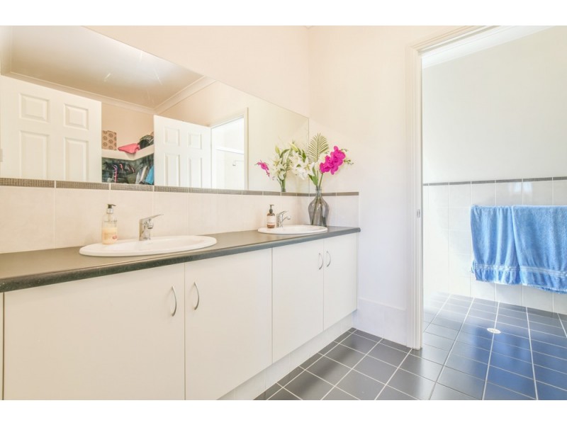 17 Meadow Bank Way, Aldinga Beach SA 5173