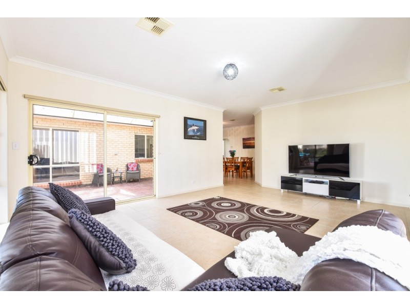 17 Meadow Bank Way, Aldinga Beach SA 5173