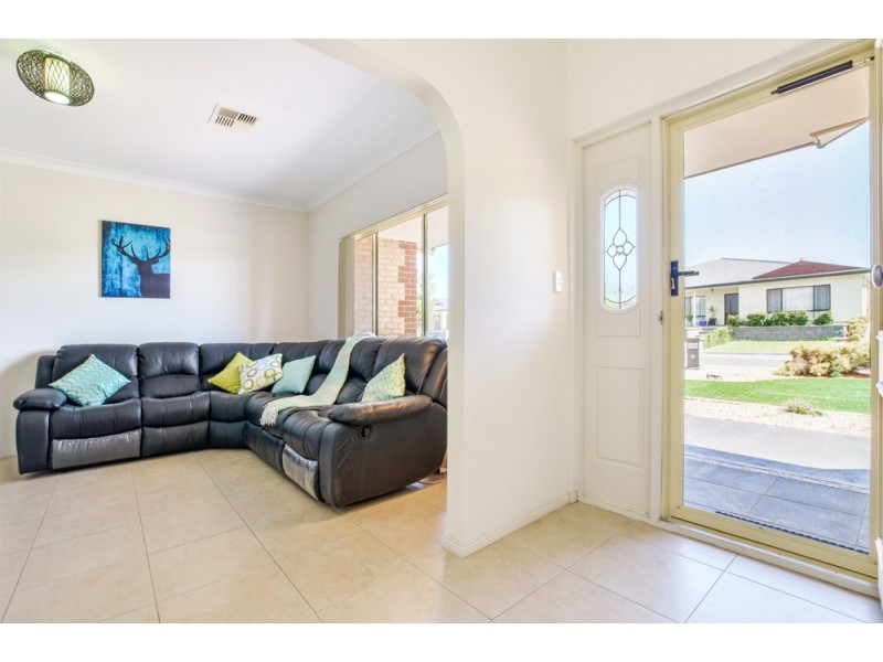 17 Meadow Bank Way, Aldinga Beach SA 5173