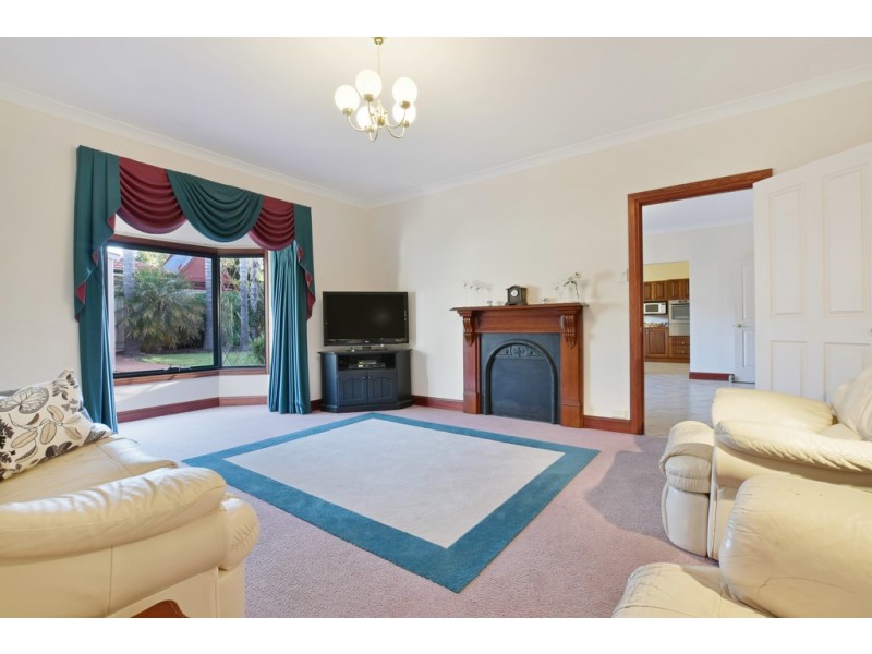 27 Dover Court, Dover Gardens SA 5048