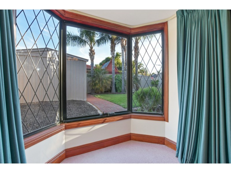 27 Dover Court, Dover Gardens SA 5048