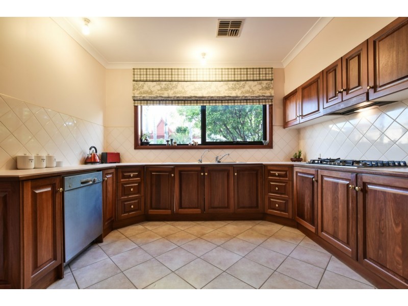 27 Dover Court, Dover Gardens SA 5048