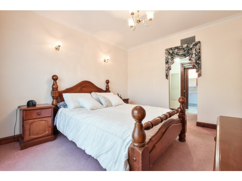 27 Dover Court, Dover Gardens SA 5048