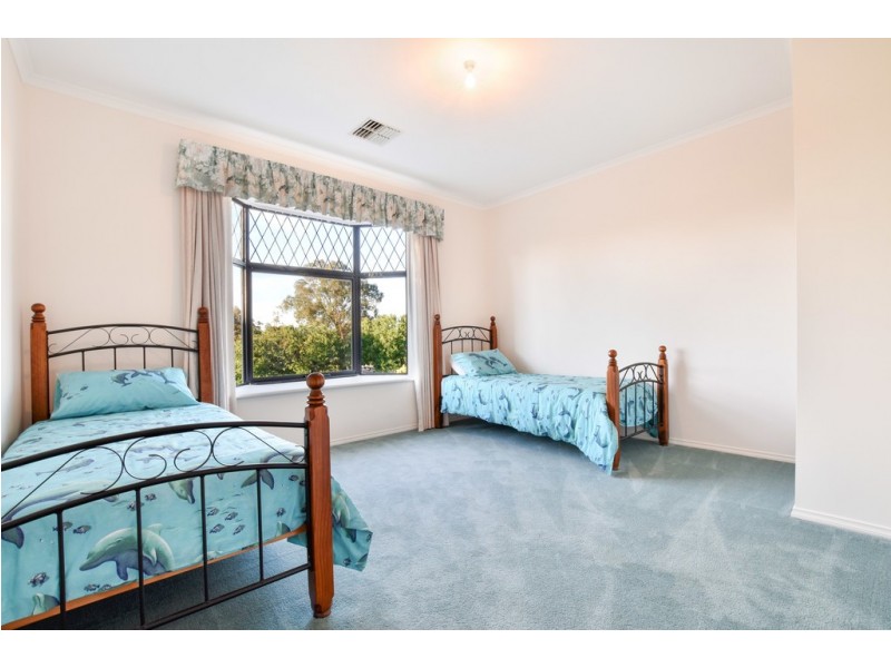 27 Dover Court, Dover Gardens SA 5048