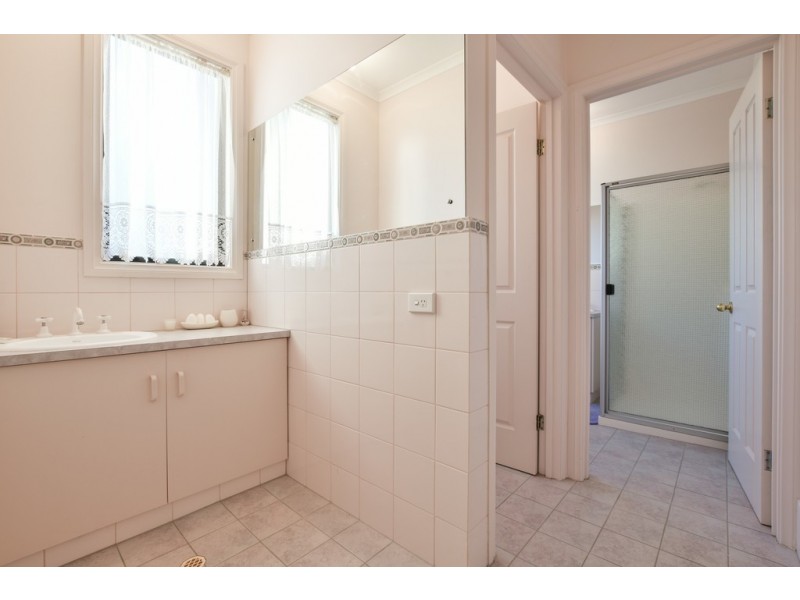 27 Dover Court, Dover Gardens SA 5048