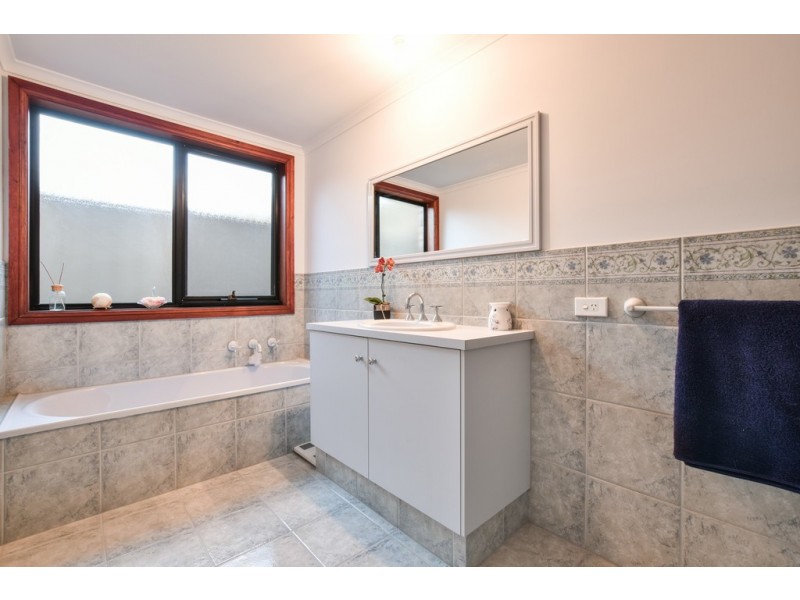 27 Dover Court, Dover Gardens SA 5048