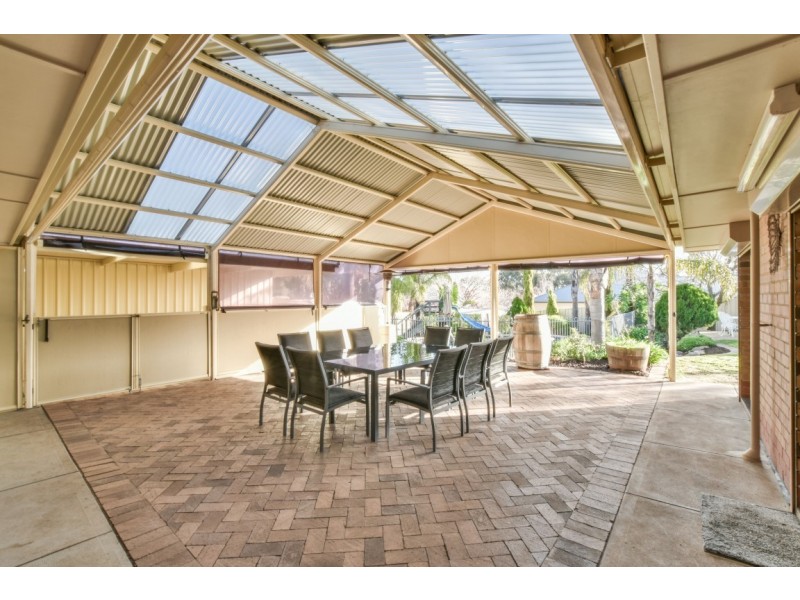9 Mustang Crescent, Woodcroft SA 5162