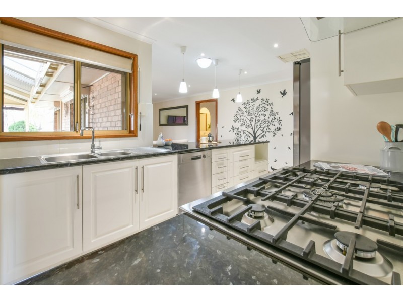 9 Mustang Crescent, Woodcroft SA 5162