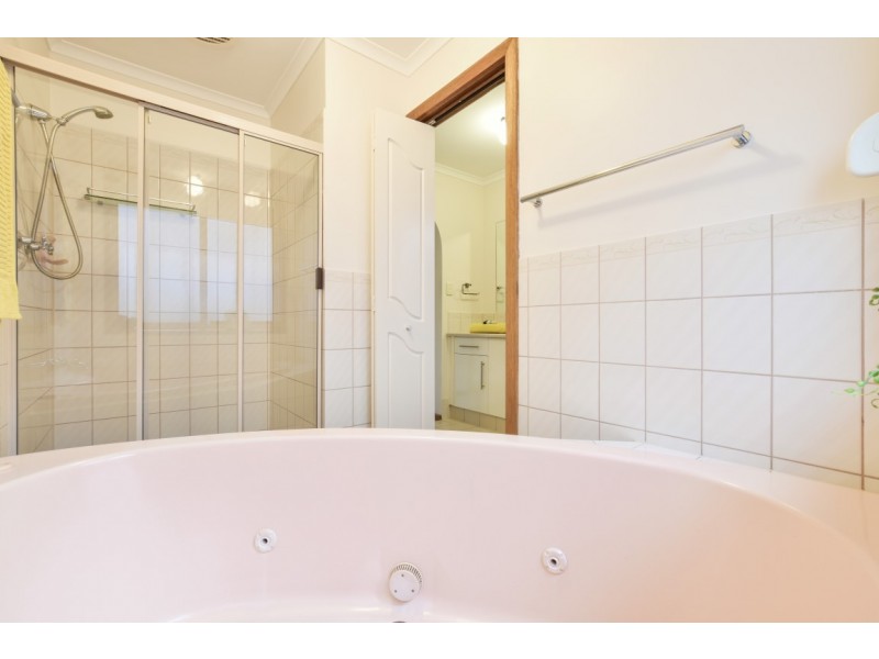 9 Mustang Crescent, Woodcroft SA 5162