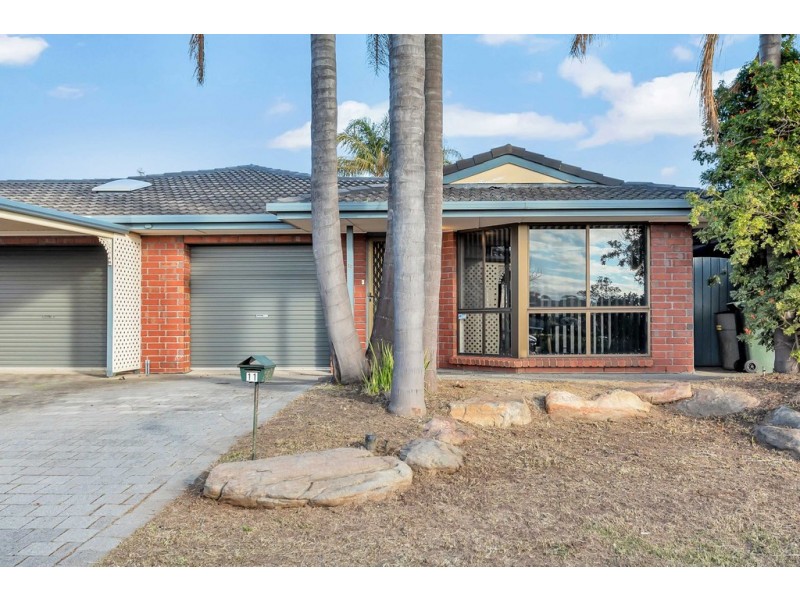 11 Coonawarra Close, Woodcroft SA 5162