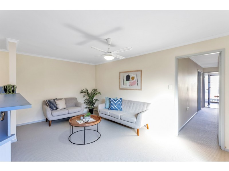 11 Coonawarra Close, Woodcroft SA 5162