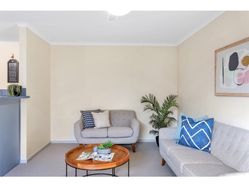 11 Coonawarra Close, Woodcroft SA 5162
