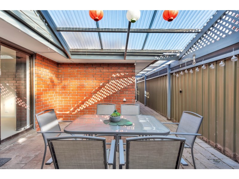 11 Coonawarra Close, Woodcroft SA 5162