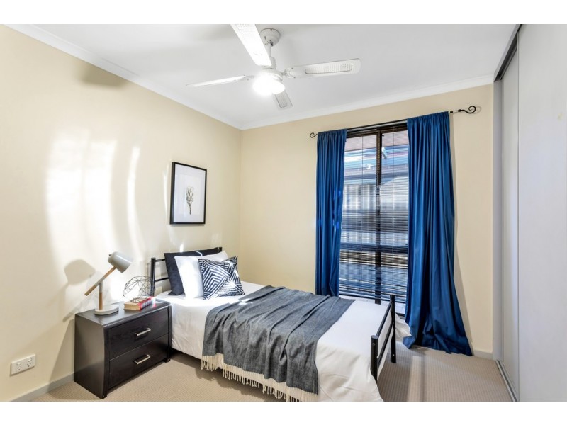 11 Coonawarra Close, Woodcroft SA 5162
