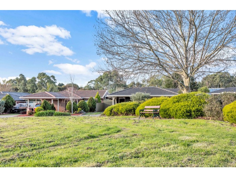 11 Coonawarra Close, Woodcroft SA 5162