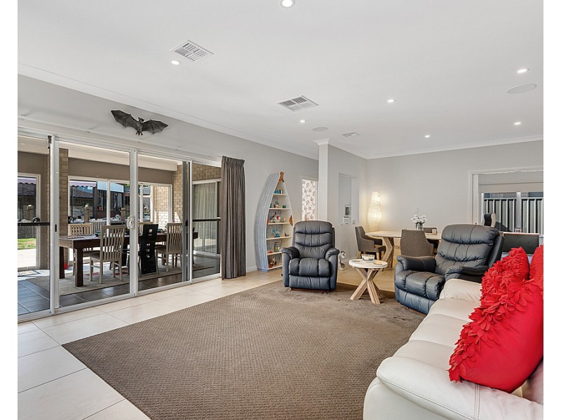 15 Nashwauk Crescent, Moana SA 5169