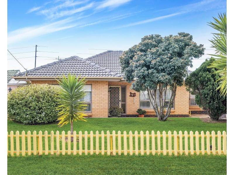 9 Graham Ave, Hackham SA 5163