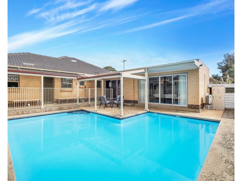 9 Graham Ave, Hackham SA 5163
