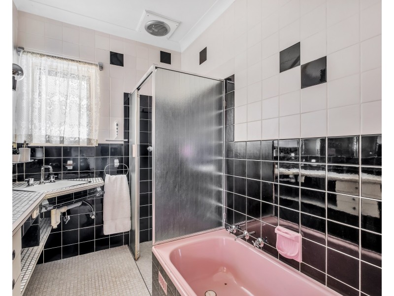 9 Graham Ave, Hackham SA 5163