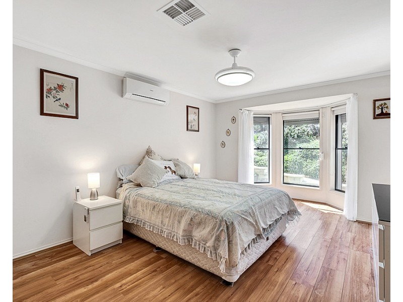 125 The Cove Road, Hallett Cove SA 5158