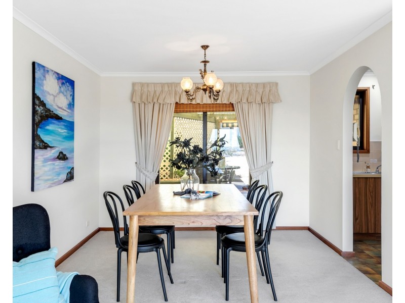 18 Darwendale Street, Huntfield Heights SA 5163