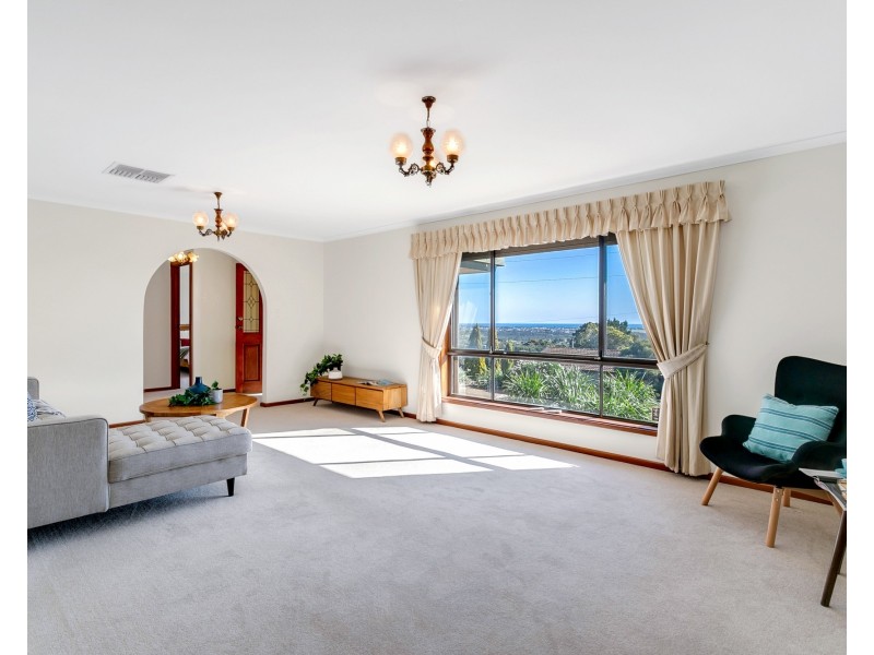 18 Darwendale Street, Huntfield Heights SA 5163