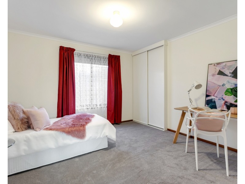 18 Darwendale Street, Huntfield Heights SA 5163