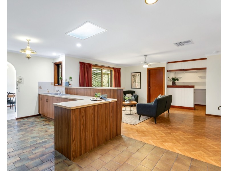 18 Darwendale Street, Huntfield Heights SA 5163