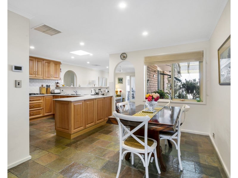 205 Perry Barr Road, Hallett Cove SA 5158