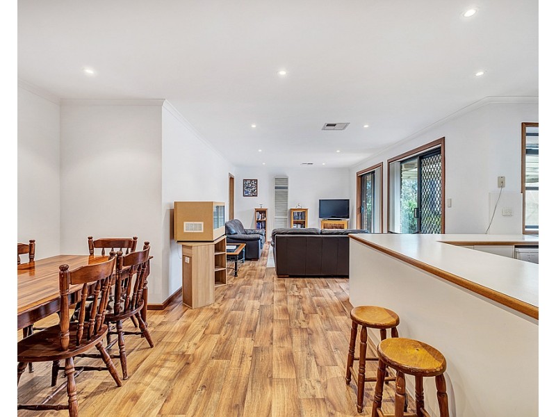 1 Rolls Court, Happy Valley SA 5159