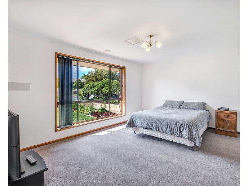 1 Rolls Court, Happy Valley SA 5159