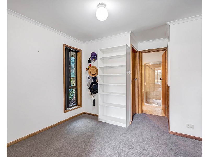 1 Rolls Court, Happy Valley SA 5159