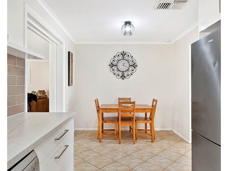 12 Kuantan Drive, Aberfoyle Park SA 5159