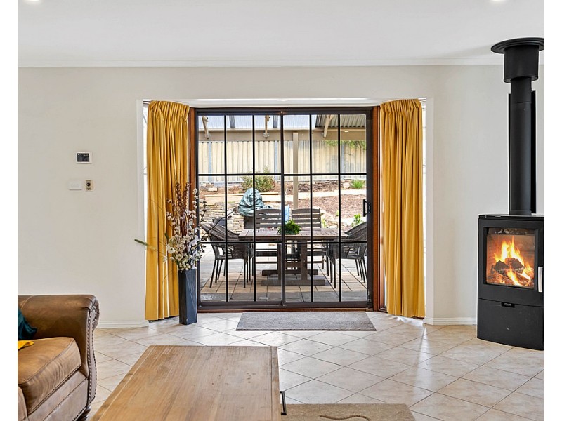 12 Kuantan Drive, Aberfoyle Park SA 5159