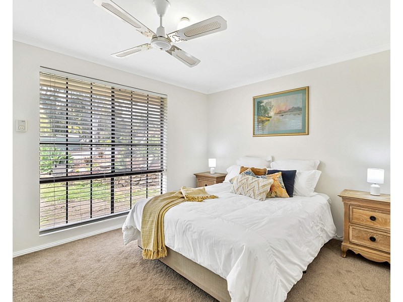 12 Kuantan Drive, Aberfoyle Park SA 5159