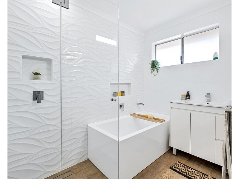 12 Kuantan Drive, Aberfoyle Park SA 5159