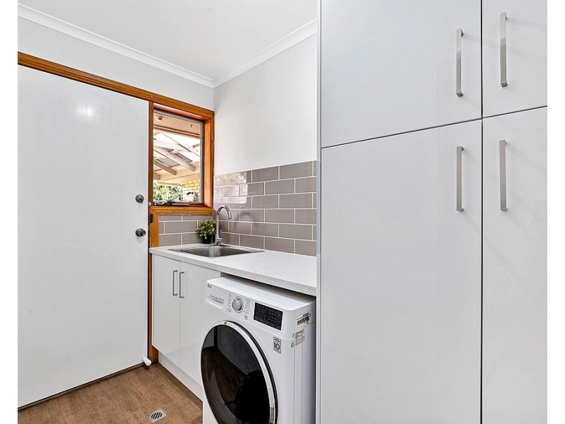 12 Kuantan Drive, Aberfoyle Park SA 5159